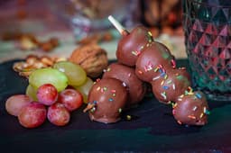 chocolate grapes food warning